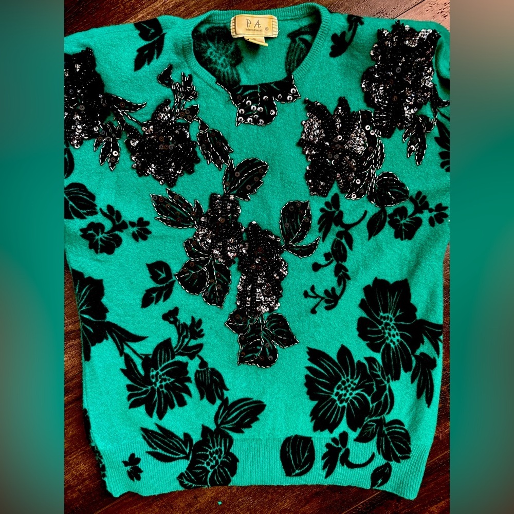 Vintage P.A. International Beaded Emerald & Black Floral Sequin Sweater Size S - Picture 4 of 5